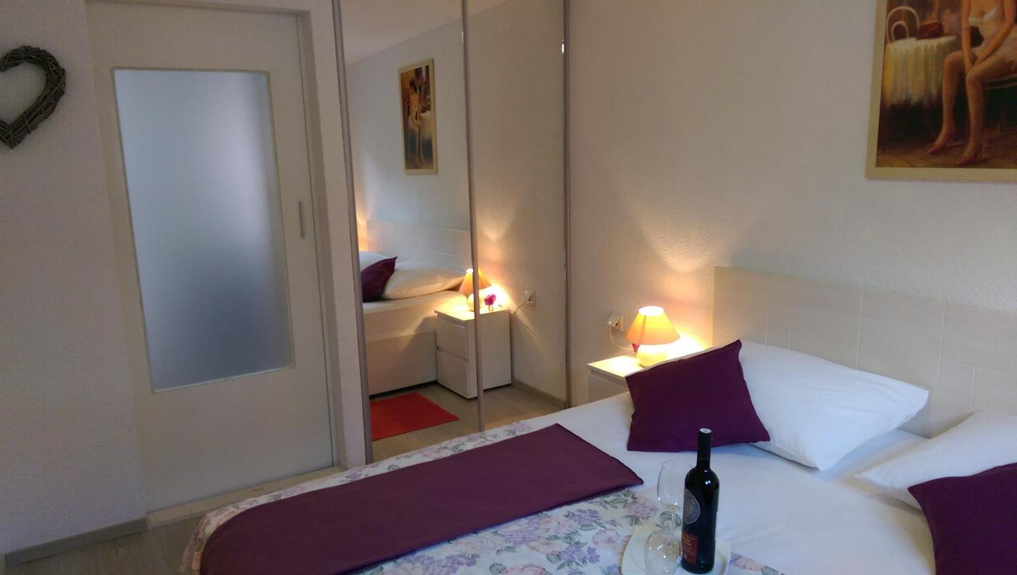Apartments Paola Trogir Room photo